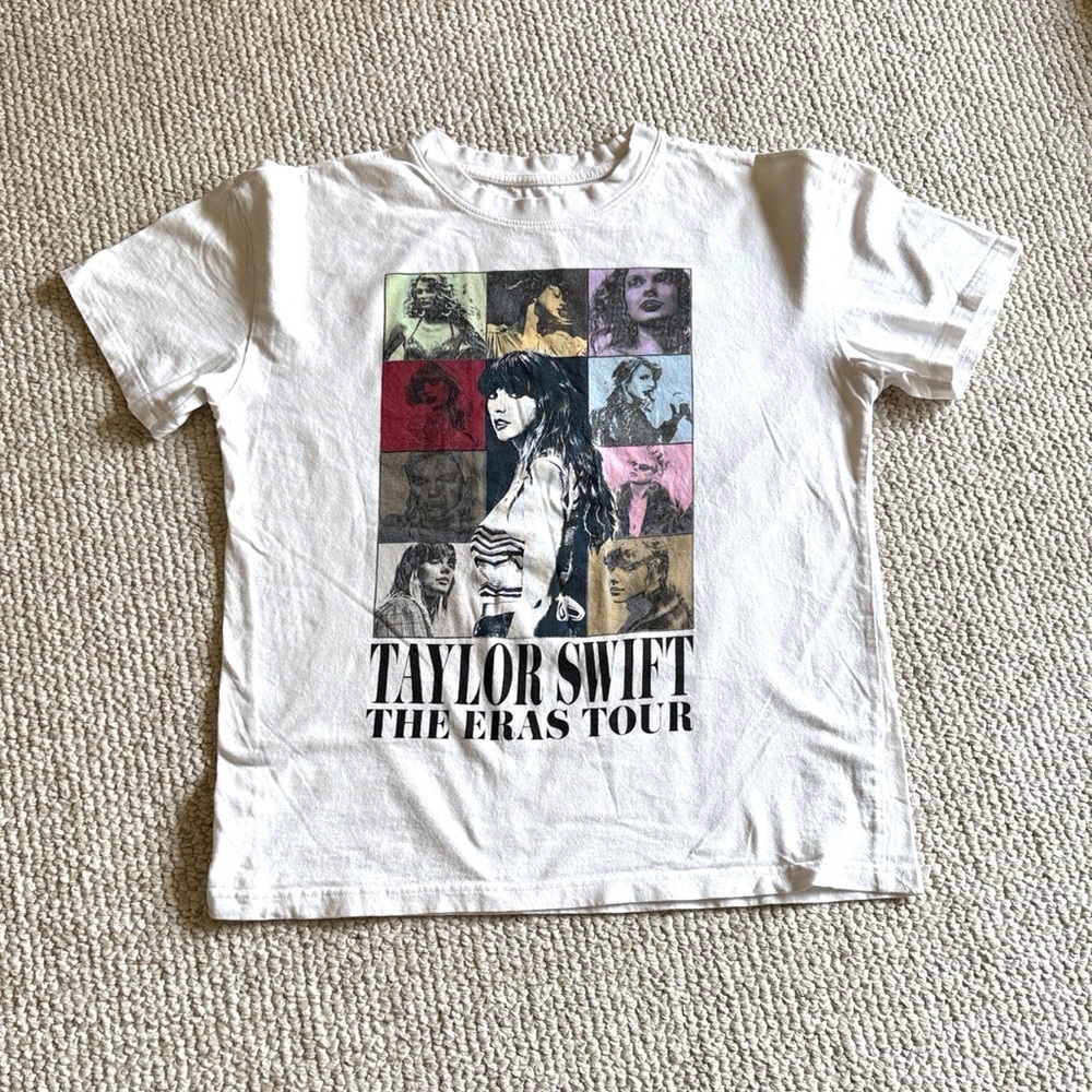 Taylor Swift The Eras Concert Tour 2023
Collage Print T Shirt White EUC Size S